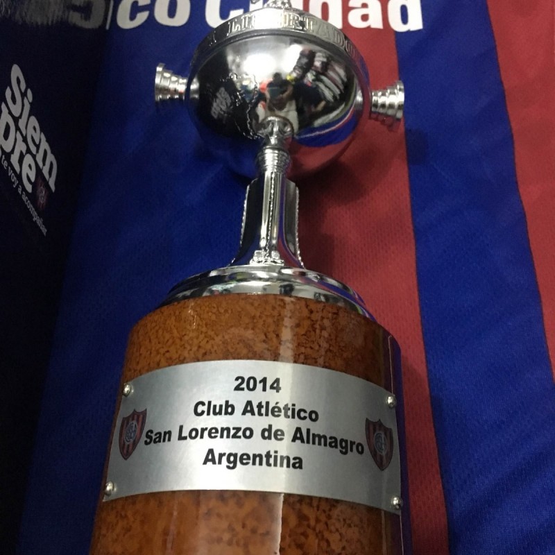 Racing Club Libertadores Trophy Replica 1:3